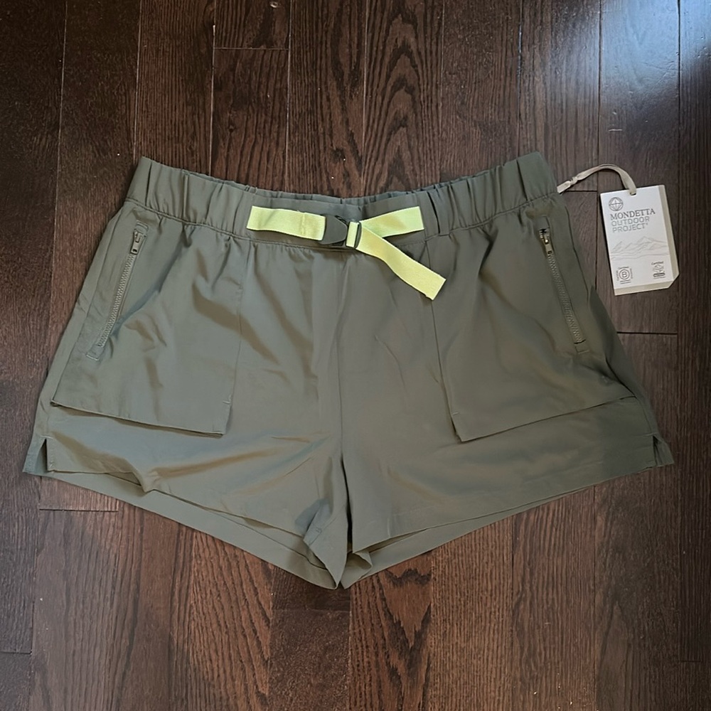 Mondetta Hike Buckle Shorts